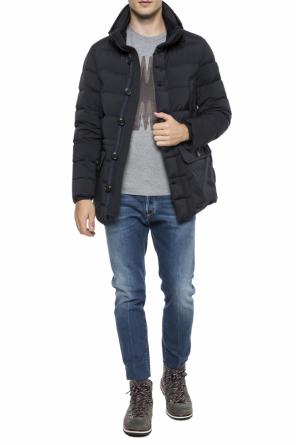 T-shirt with a patch and logo, zdjęcie 2 T-shirt with a patch and logo od Moncler